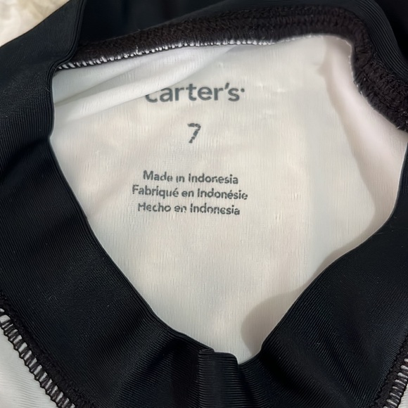 Swim trunks and rash guard - Picture 5 of 5